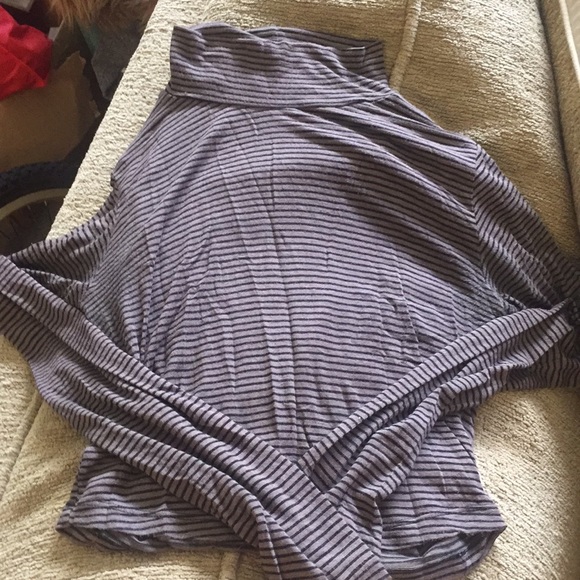 Brandy Melville striped cropped turtleneck - Picture 1 of 3